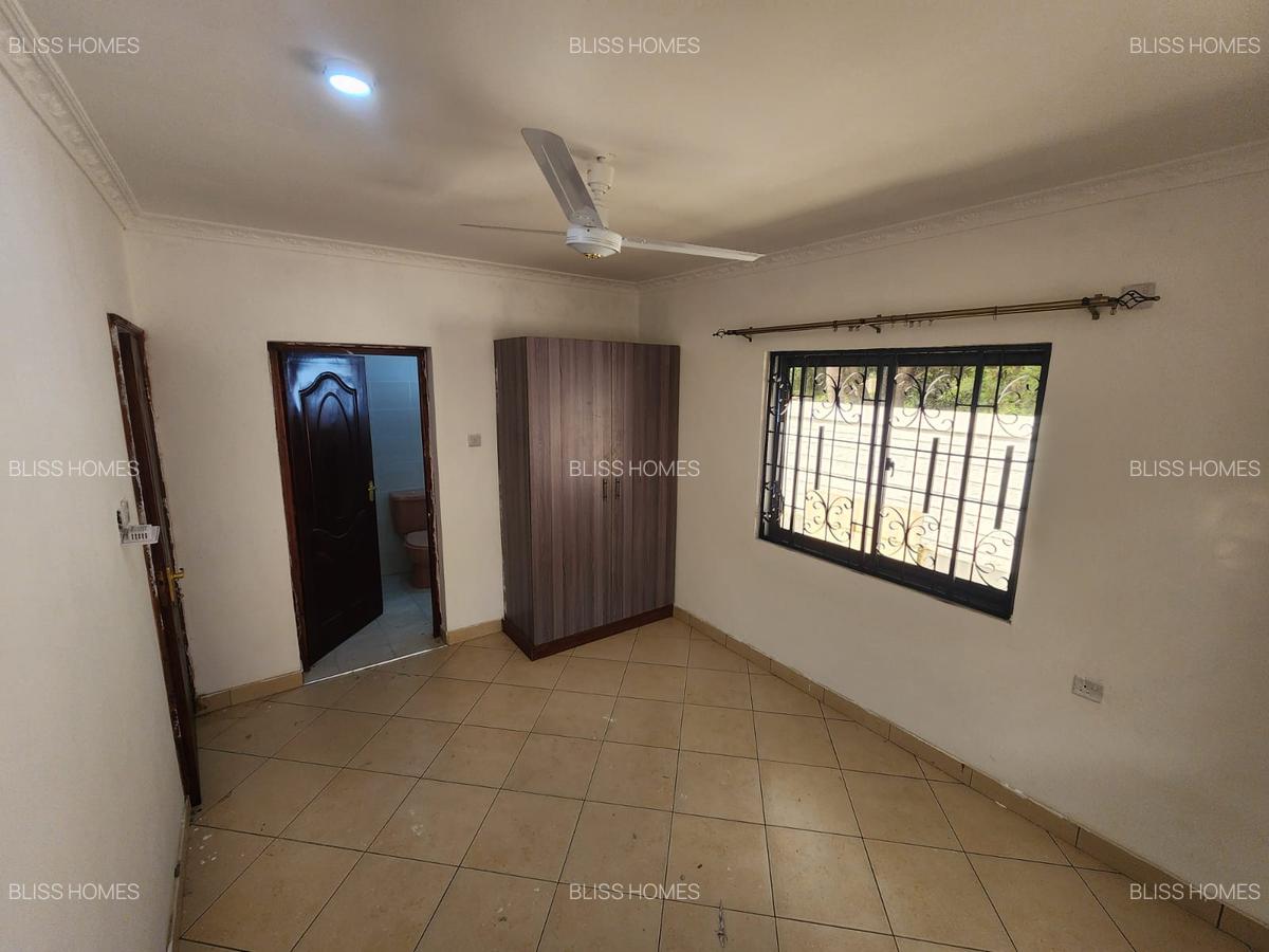 3 Bed House with En Suite at Majaoni - 13