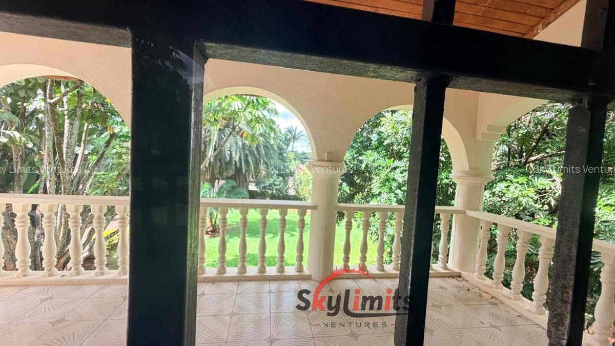 4 Bed House with En Suite in Hill View - 8
