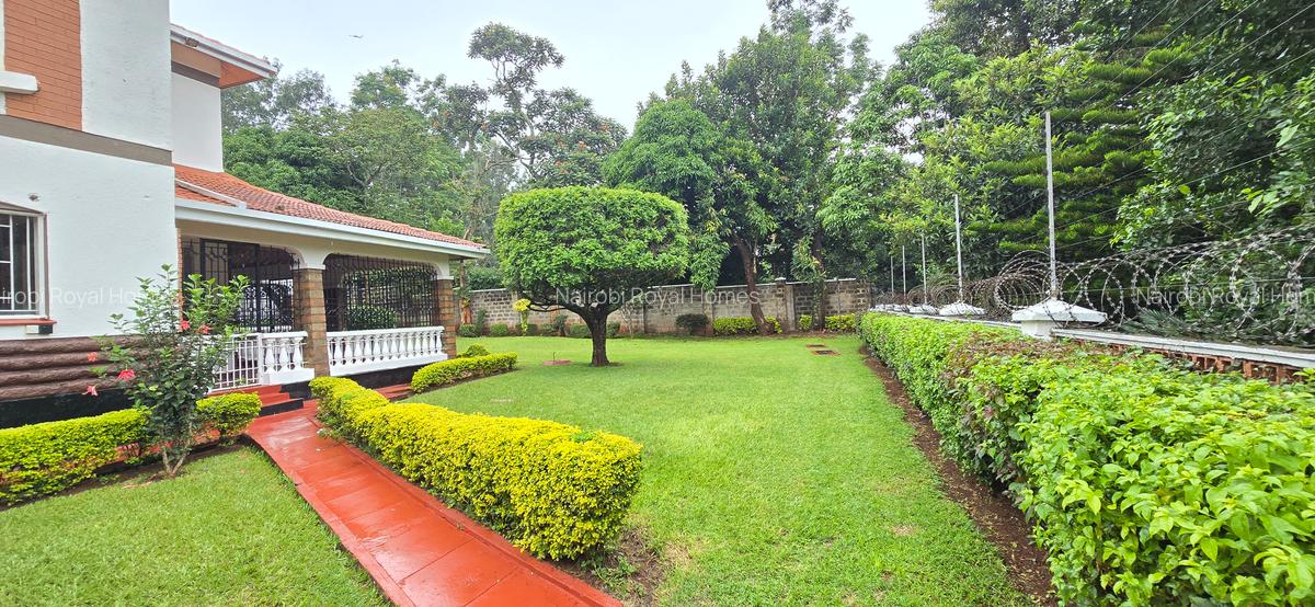 5 Bed House with En Suite at Rosslyn Road - 9