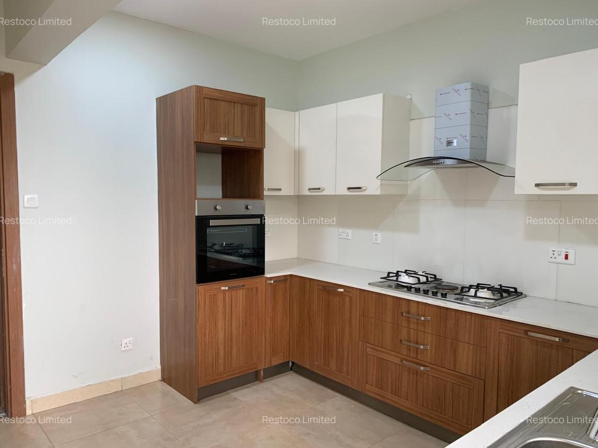 3 Bed Apartment with En Suite at Rose Avenue - 13