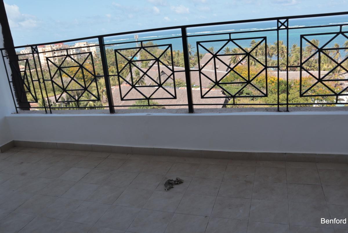 3 Bed Apartment with En Suite in Nyali Area - 12