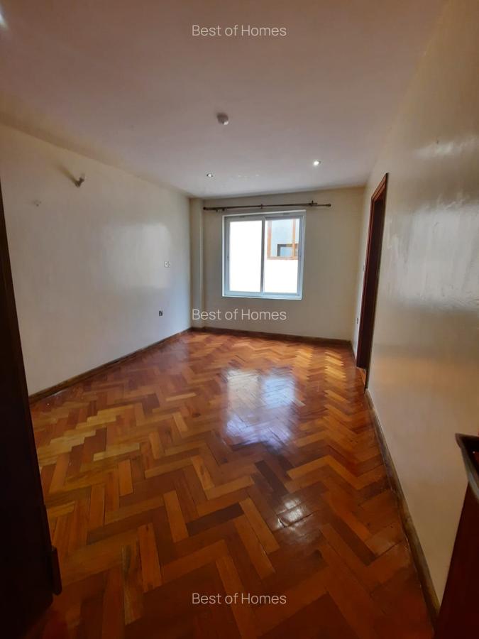 5 Bed Townhouse with En Suite in Lavington - 4