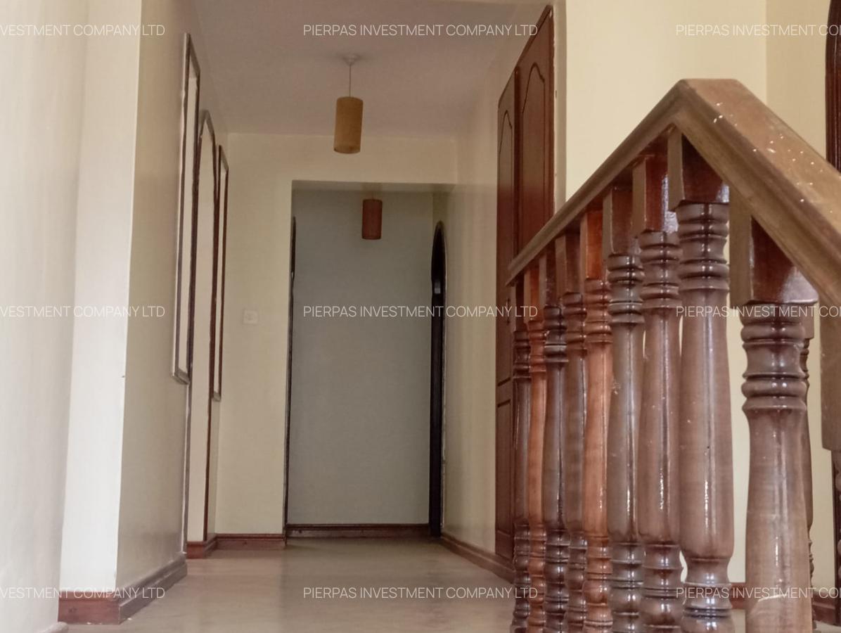 5 Bed Townhouse with En Suite in Riverside - 8