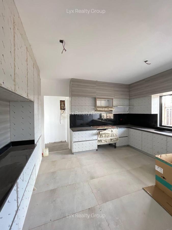 4 Bed Townhouse with En Suite in Runda - 6