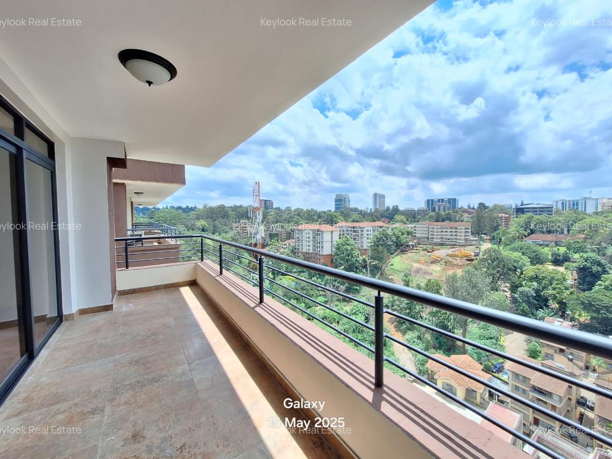 4 Bed Apartment with En Suite at Riverside Drive - 11