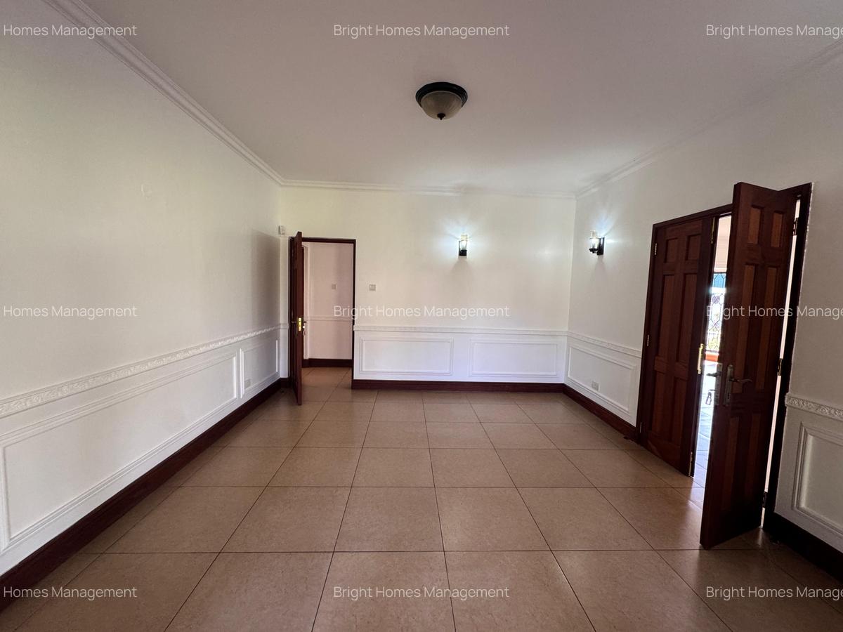 5 Bed Villa with En Suite in Gigiri - 11