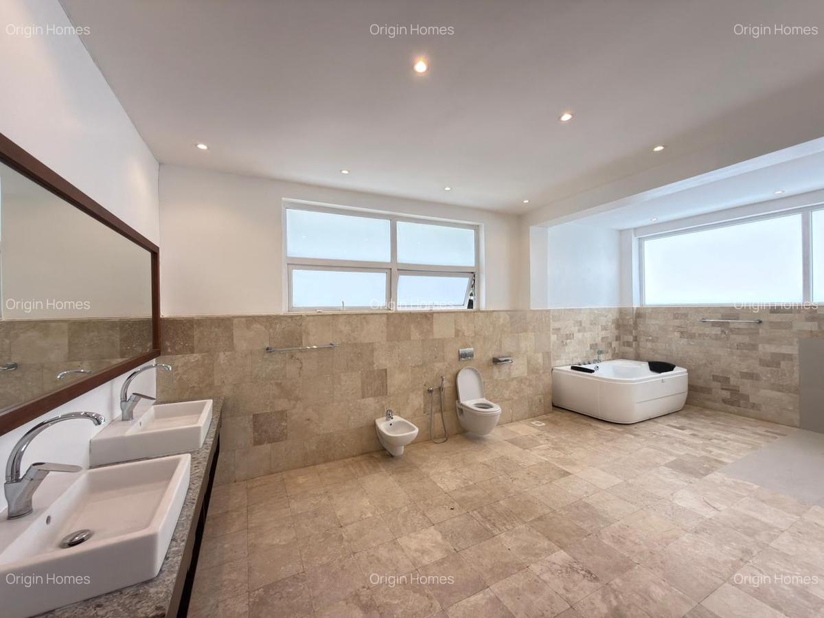 5 Bed House with En Suite in Runda - 13