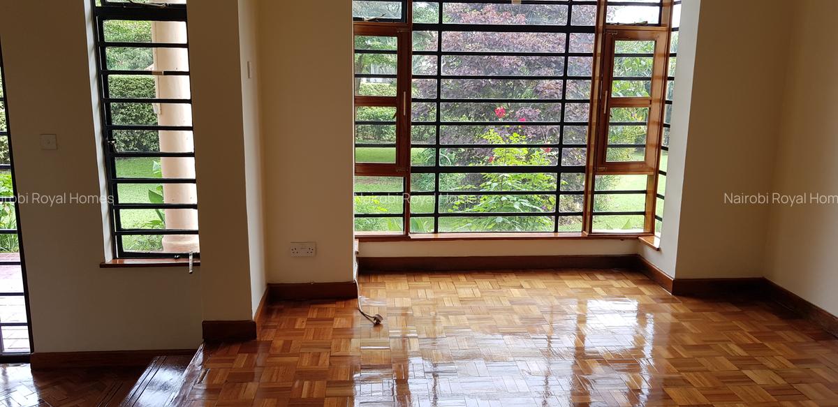 5 Bed House with En Suite at Rosslyn Heights - 8