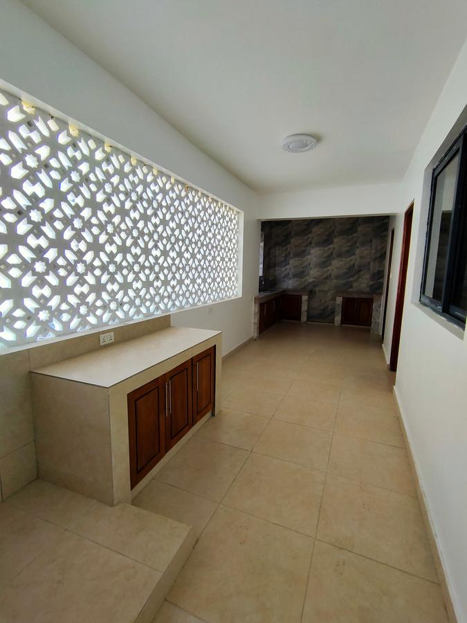 4 Bed Apartment with En Suite in Kizingo - 4