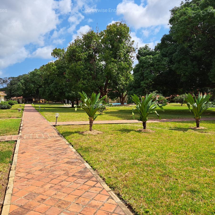 1 Bed Villa with Swimming Pool in Malindi - 2