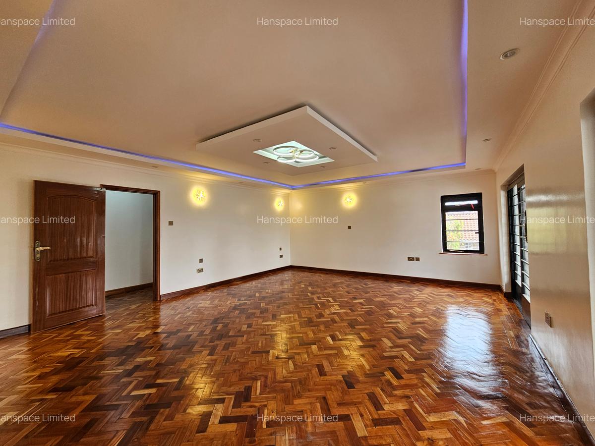 5 Bed Villa with En Suite in Runda - 6