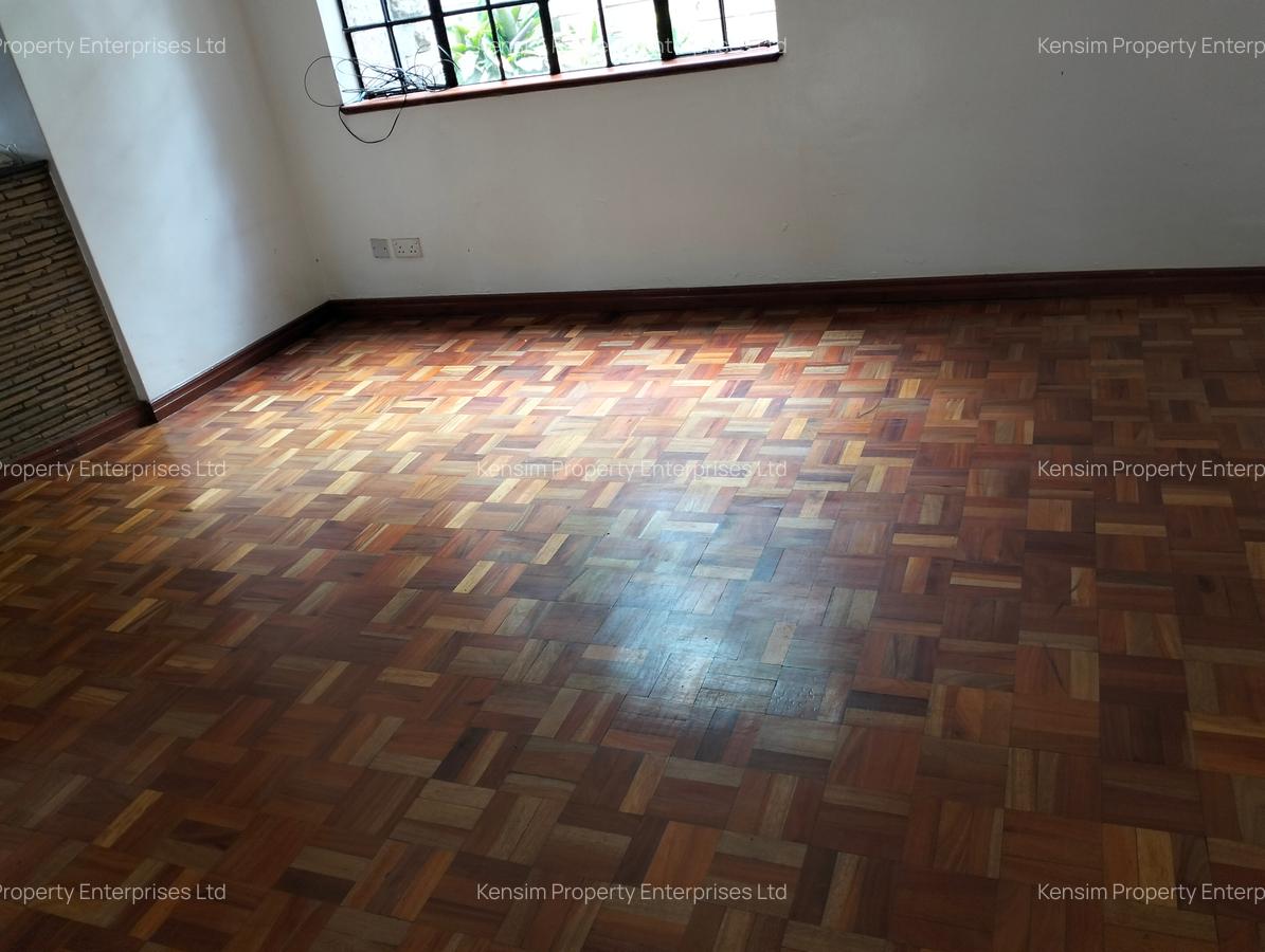 5 Bed Townhouse with En Suite in Lavington - 10