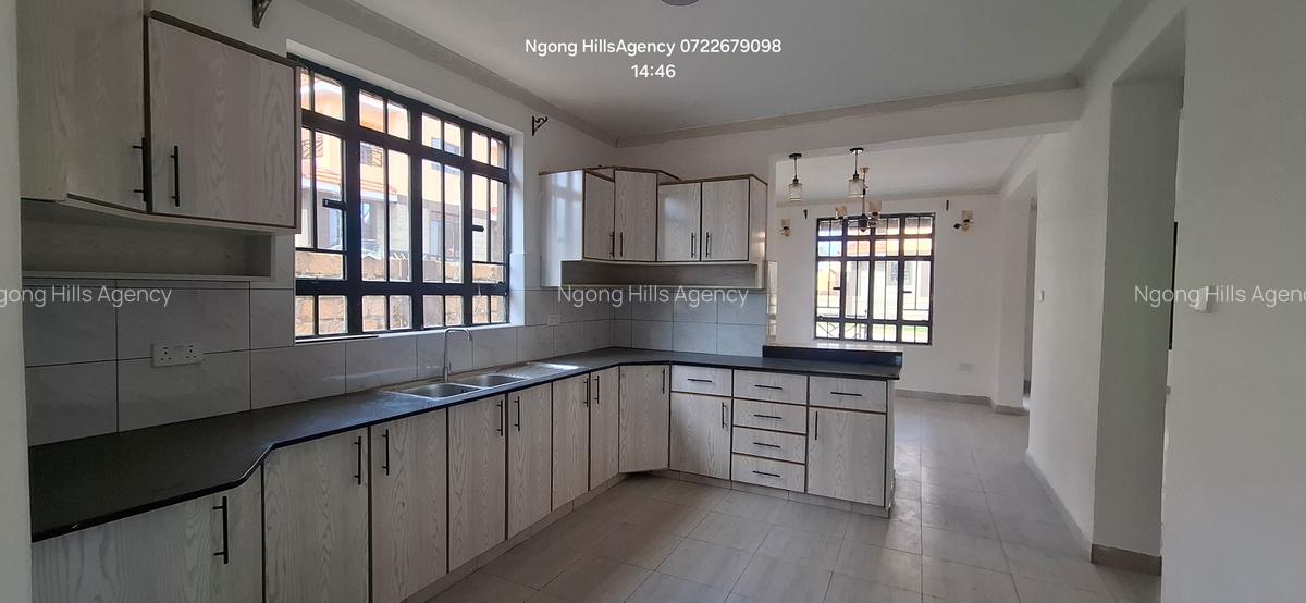 4 Bed Townhouse with En Suite at Rimpa - 9