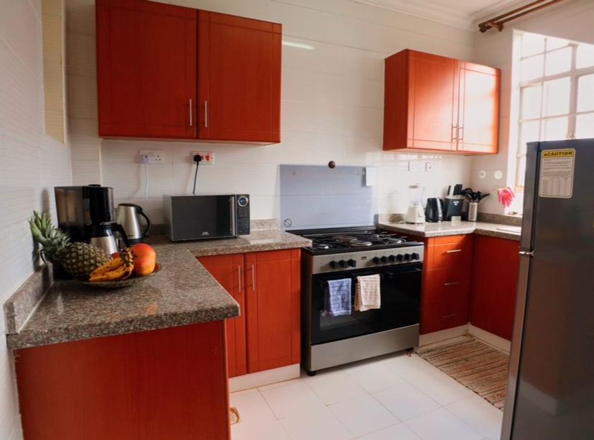 2 Bed Apartment with En Suite in Lavington - 7