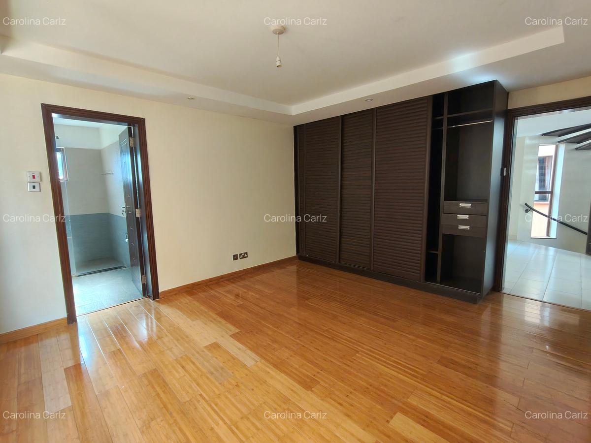 5 Bed Townhouse with En Suite at Brookside Drive - 13