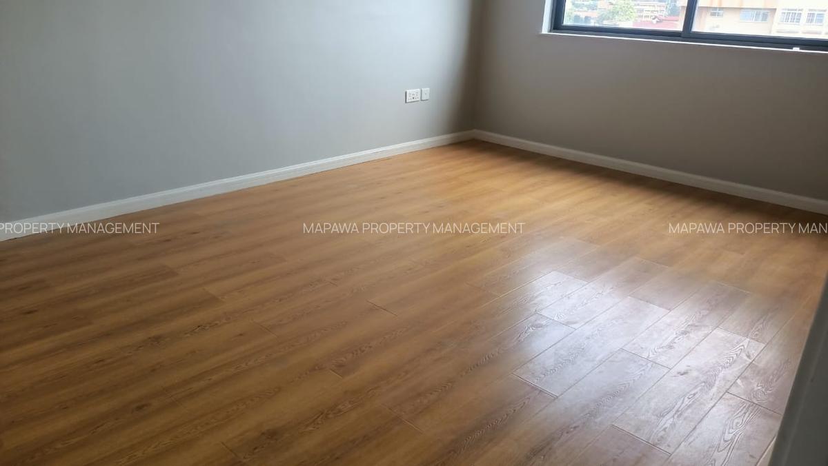 Serviced 4 Bed Apartment with En Suite in Brookside - 10