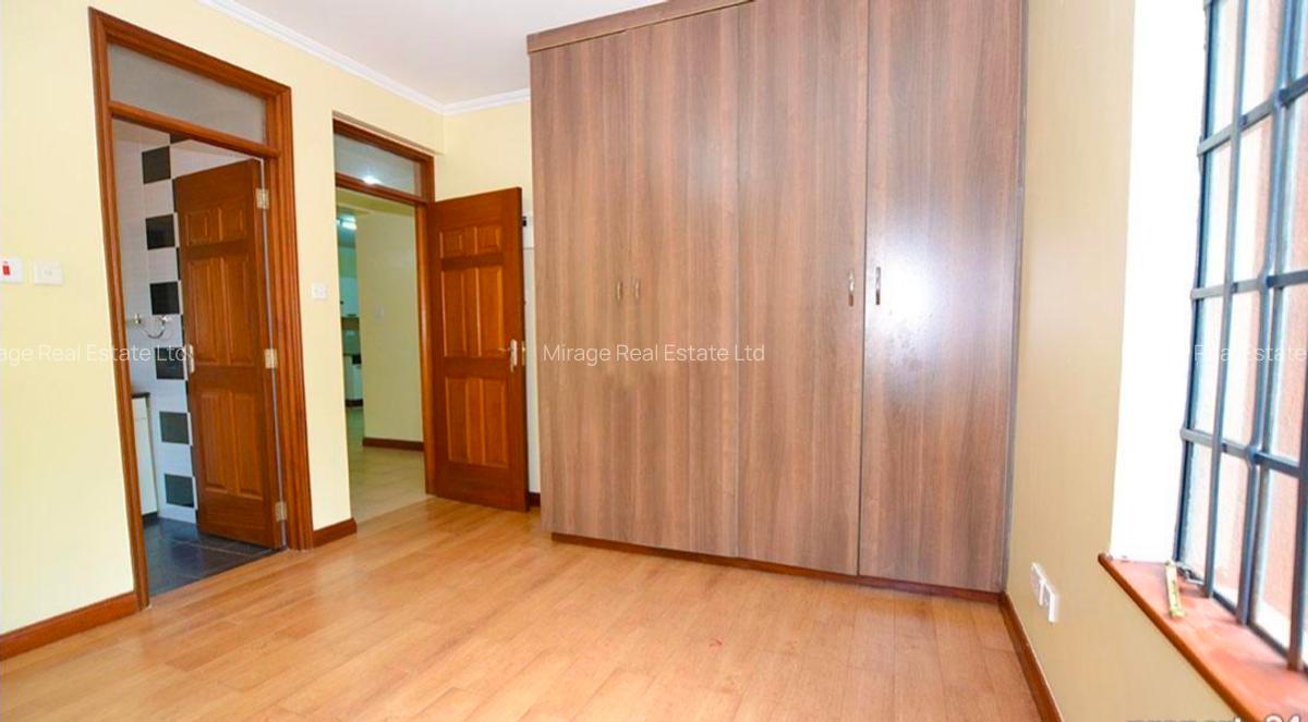 2 Bed Apartment with En Suite in Brookside - 12