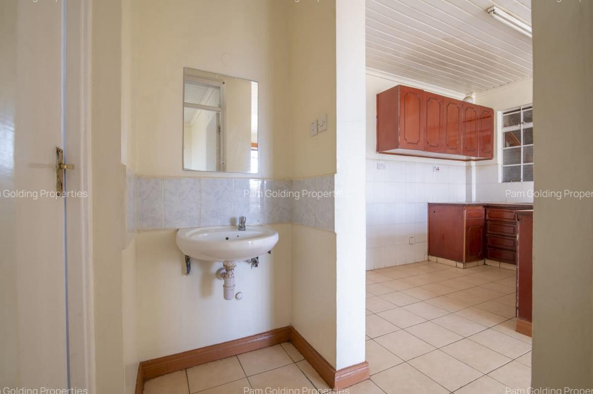 3 Bed Apartment with En Suite in Thika - 6