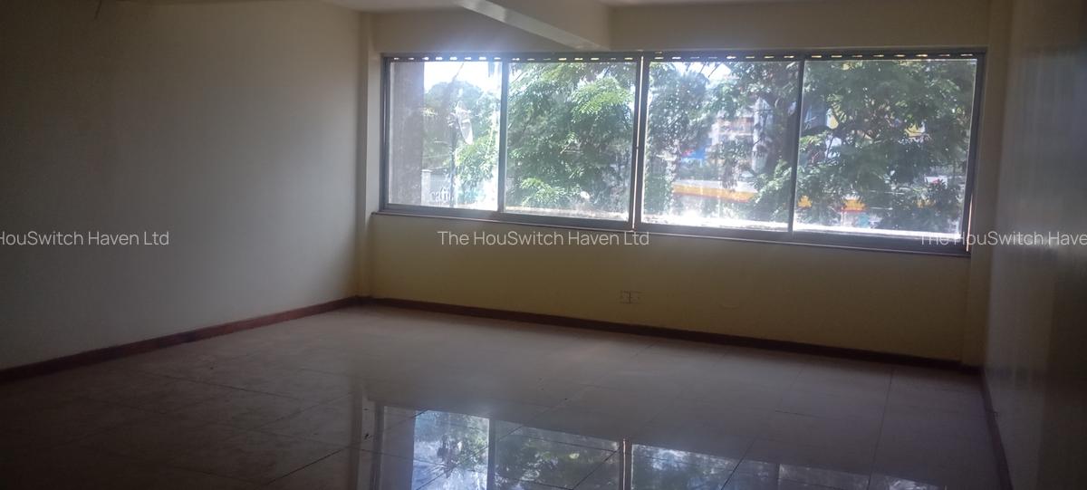 550 ft² Office with Service Charge Included at Ringroad Parklands - 2