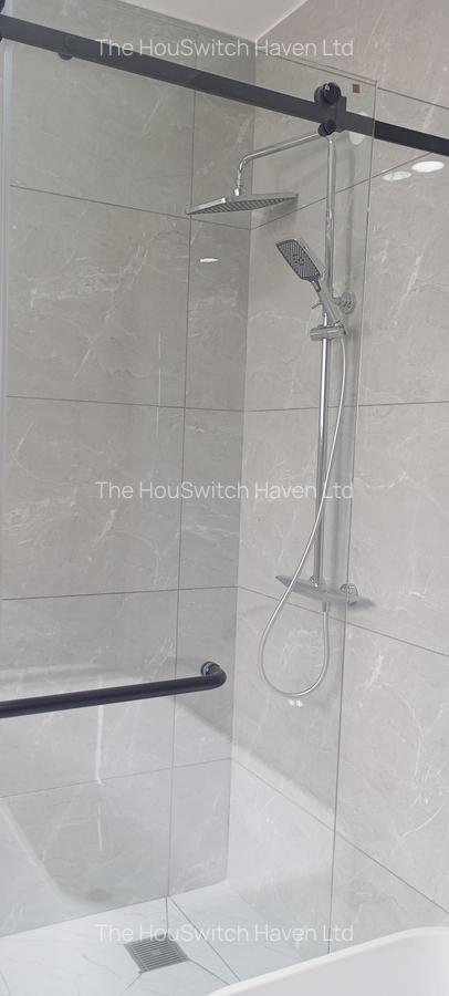 6 Bed Townhouse with En Suite at Off Convent Drive - 16