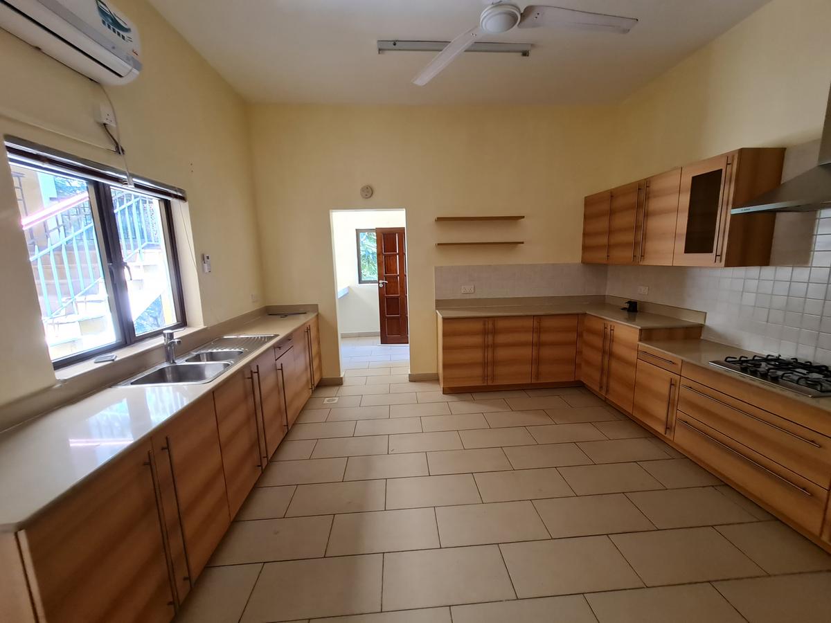 3 Bed Apartment with En Suite in Nyali Area - 9