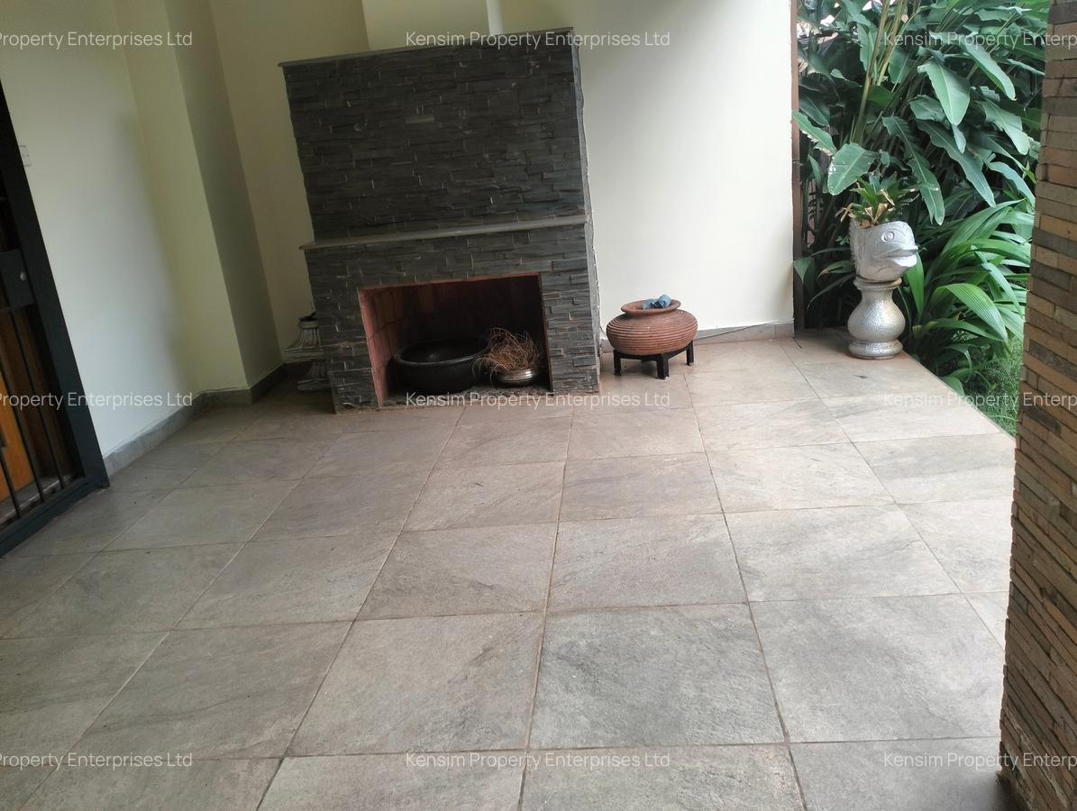 5 Bed Townhouse with En Suite in Kyuna - 11