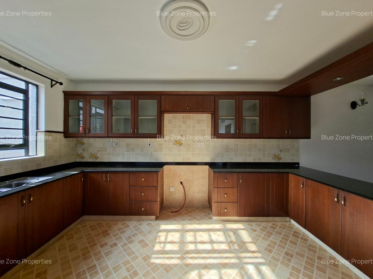 4 Bed Townhouse with En Suite at Close To Braeburn School - 8