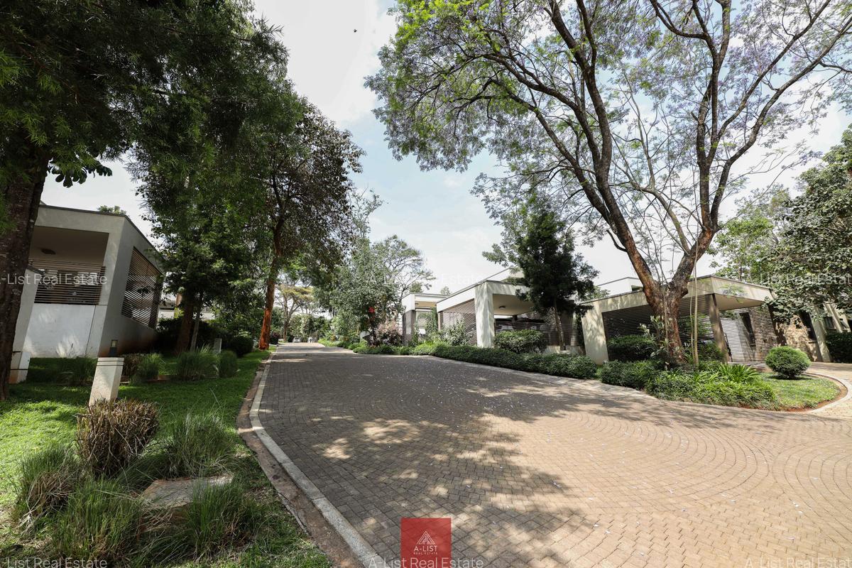 5 Bed Villa with En Suite at Miotoni - 18
