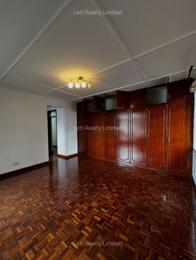4 Bed Townhouse with En Suite in Lavington - 6