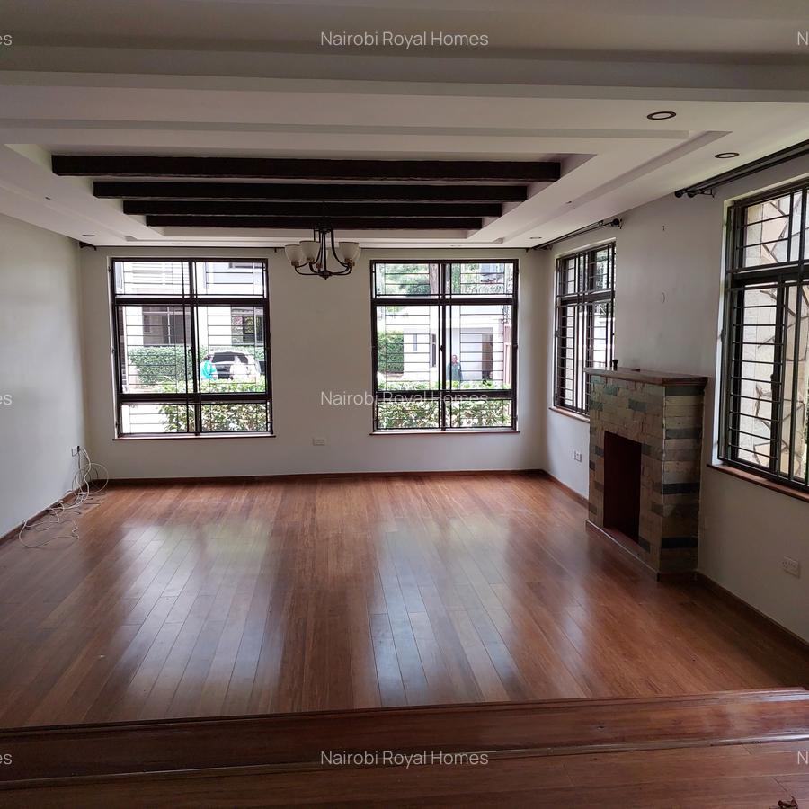 5 Bed Townhouse with En Suite at Lavington Convent Drive - 12