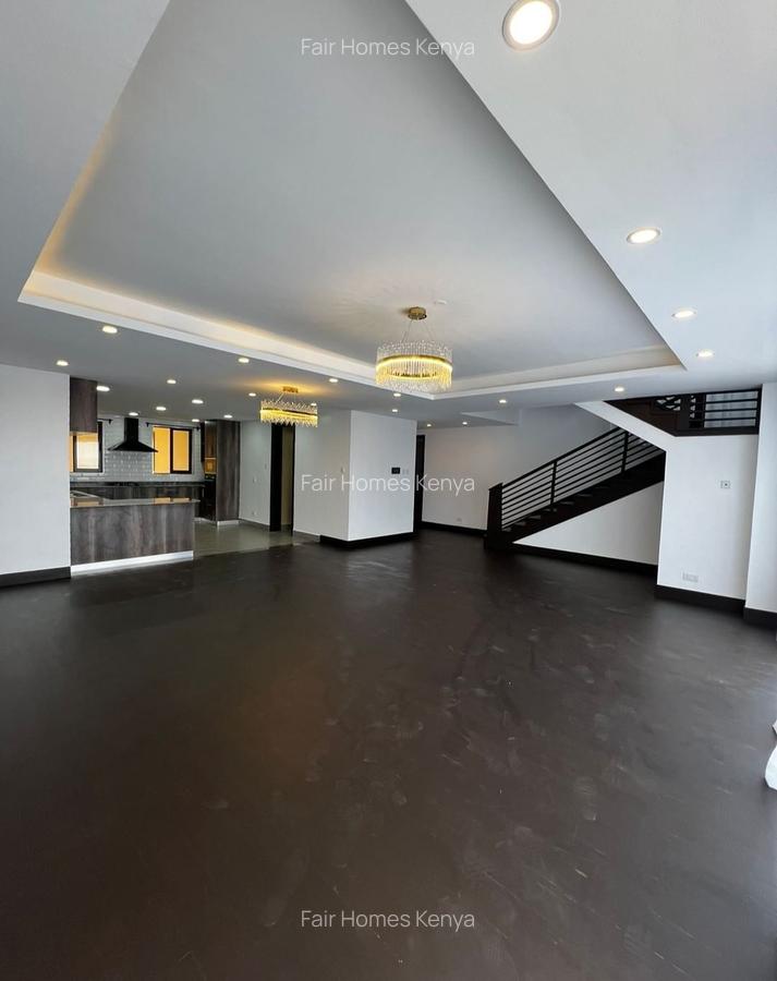 4 Bed Apartment with En Suite at Valley Arcade - 1