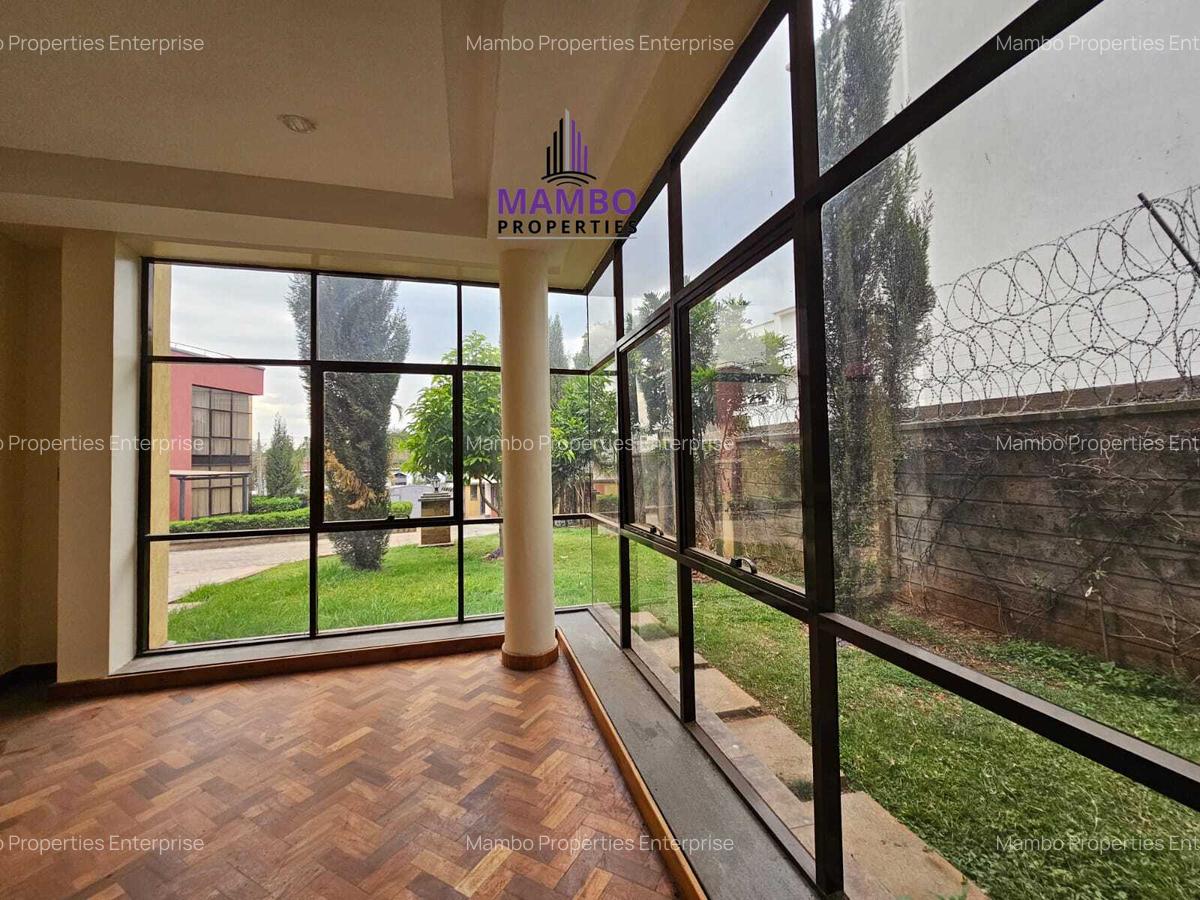 5 Bed Townhouse with En Suite at Lavington - 13