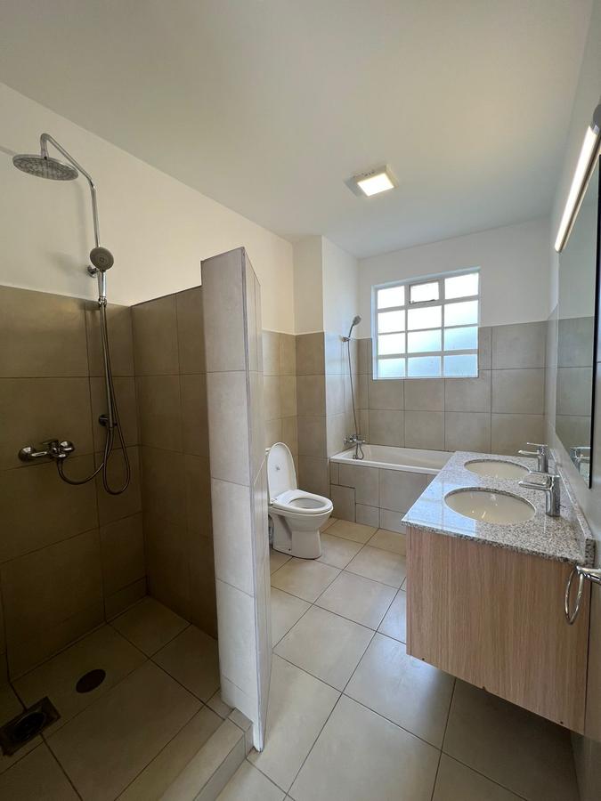 3 Bed Apartment with En Suite in Lavington - 7