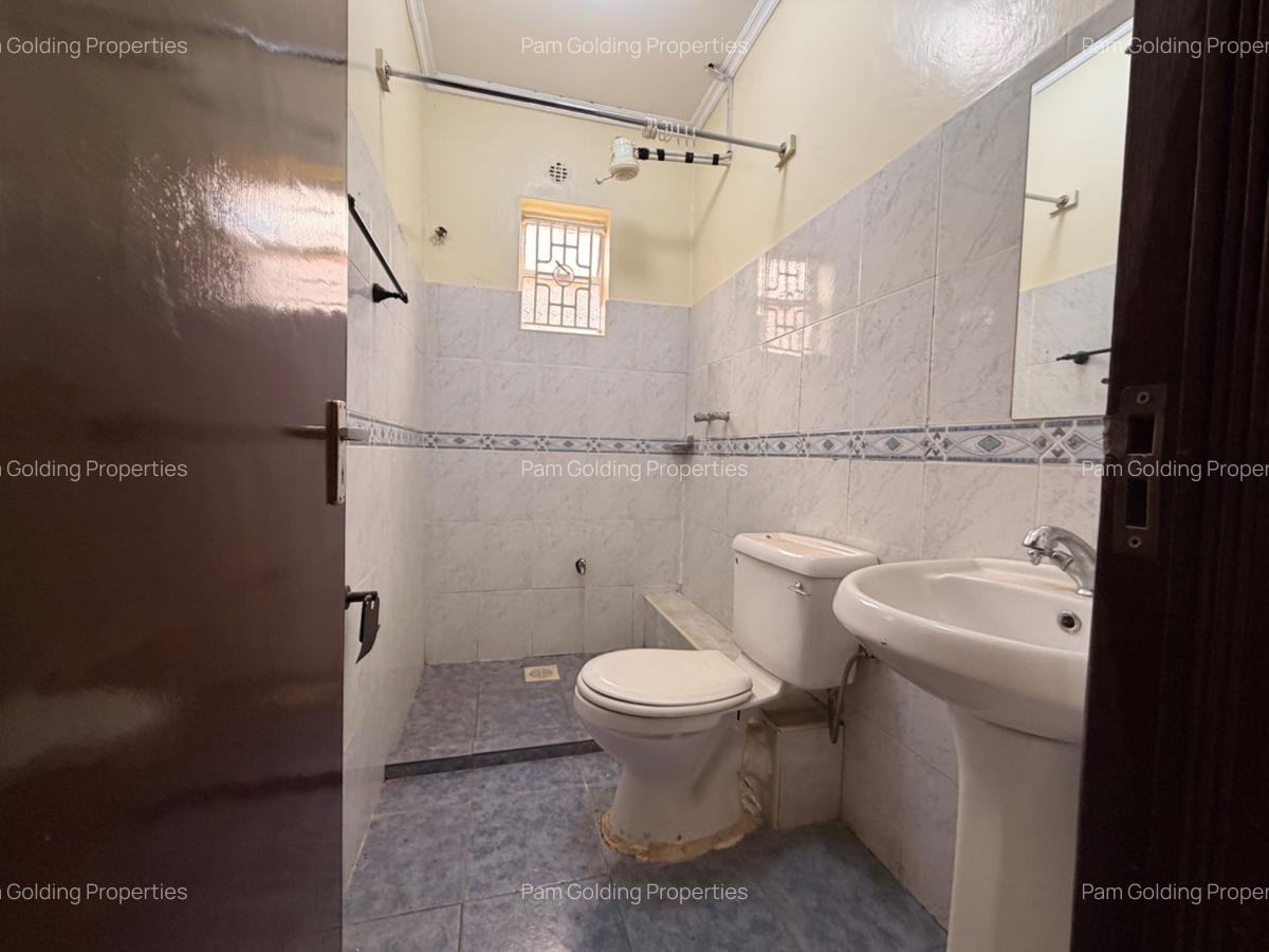 4 Bed House with En Suite in Karen - 14
