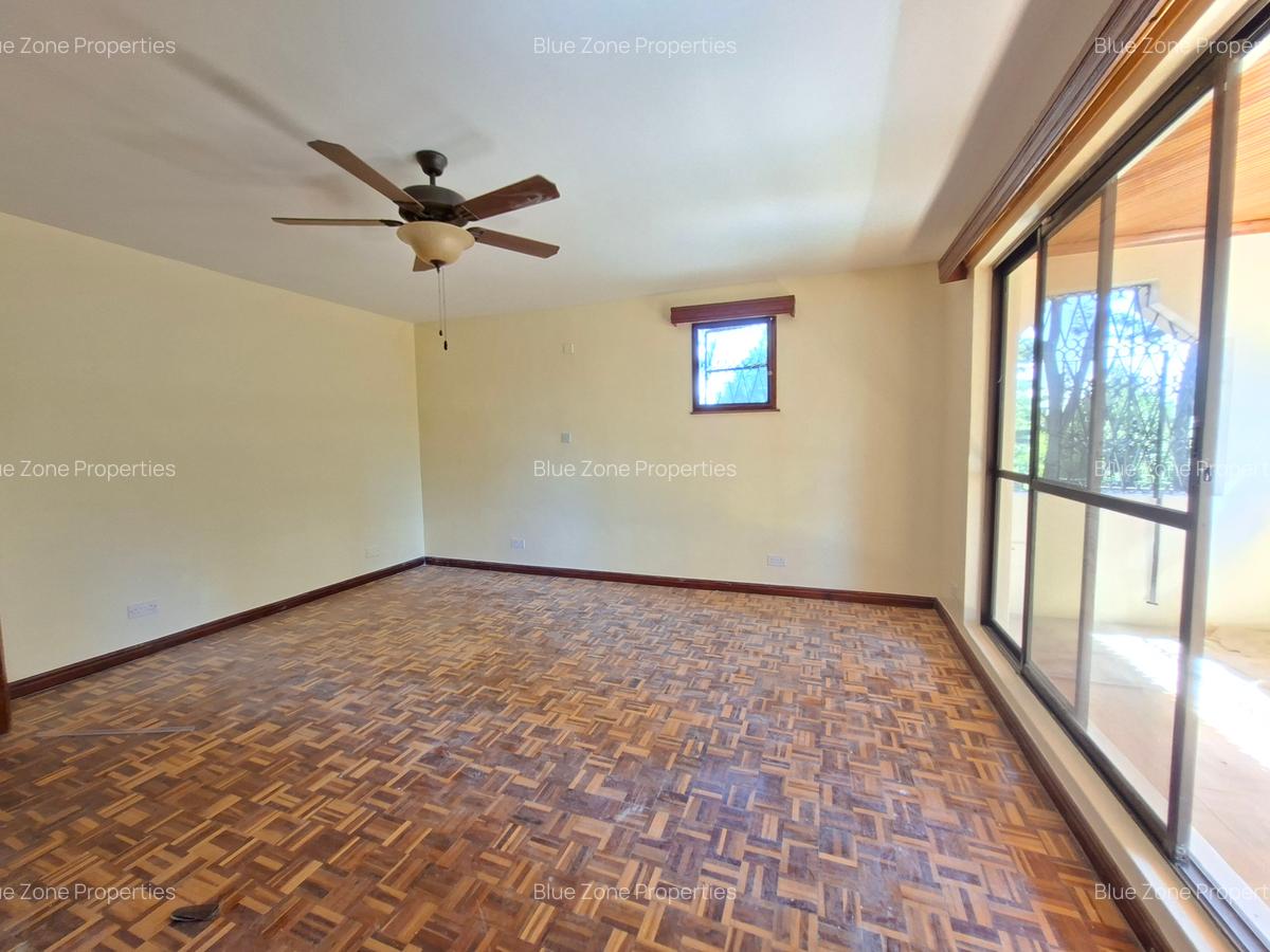 4 Bed House with En Suite at Off Mimosa Rd - 16