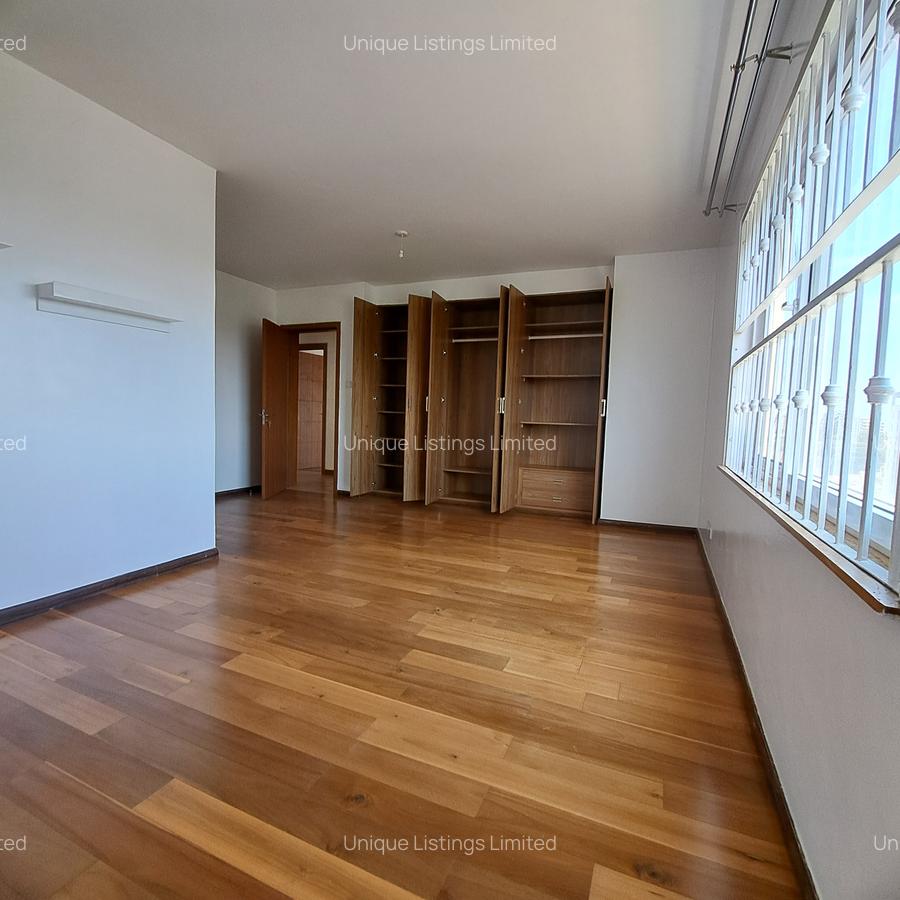 3 Bed Apartment with En Suite in Lavington - 12