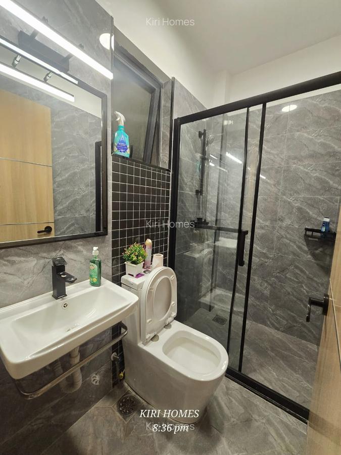 Serviced 2 Bed Apartment with Swimming Pool in Kilimani - 11