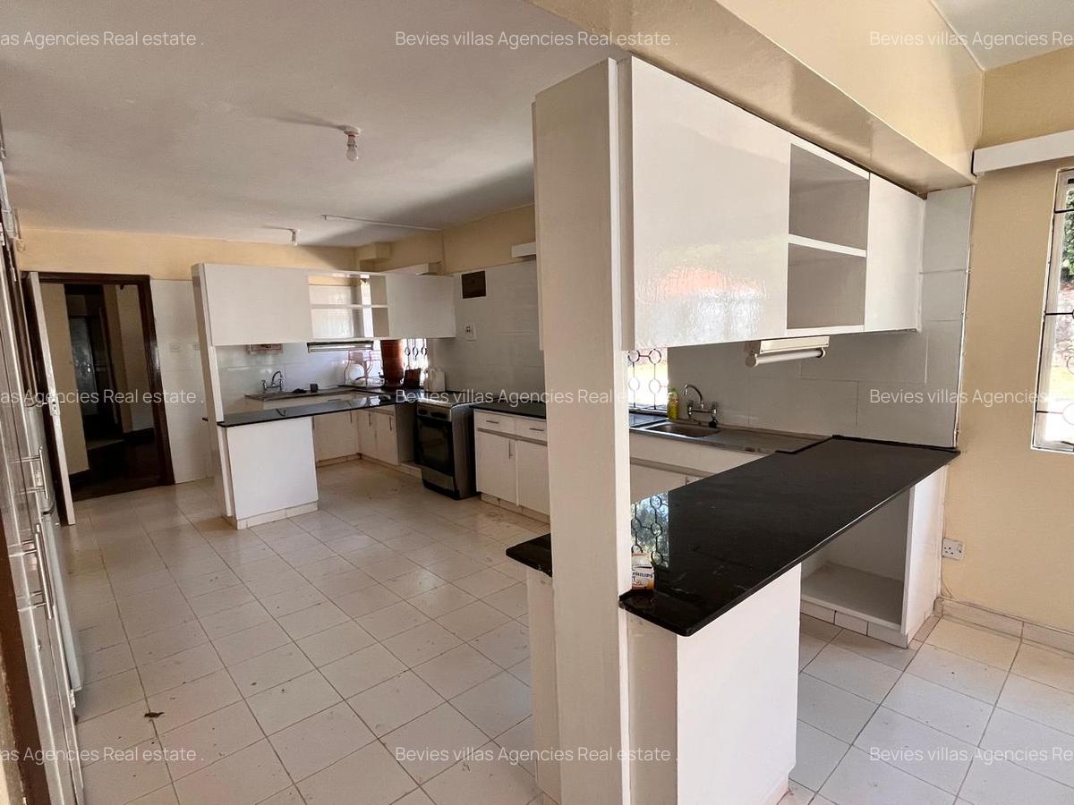 5 Bed House with En Suite at Loresho - 3