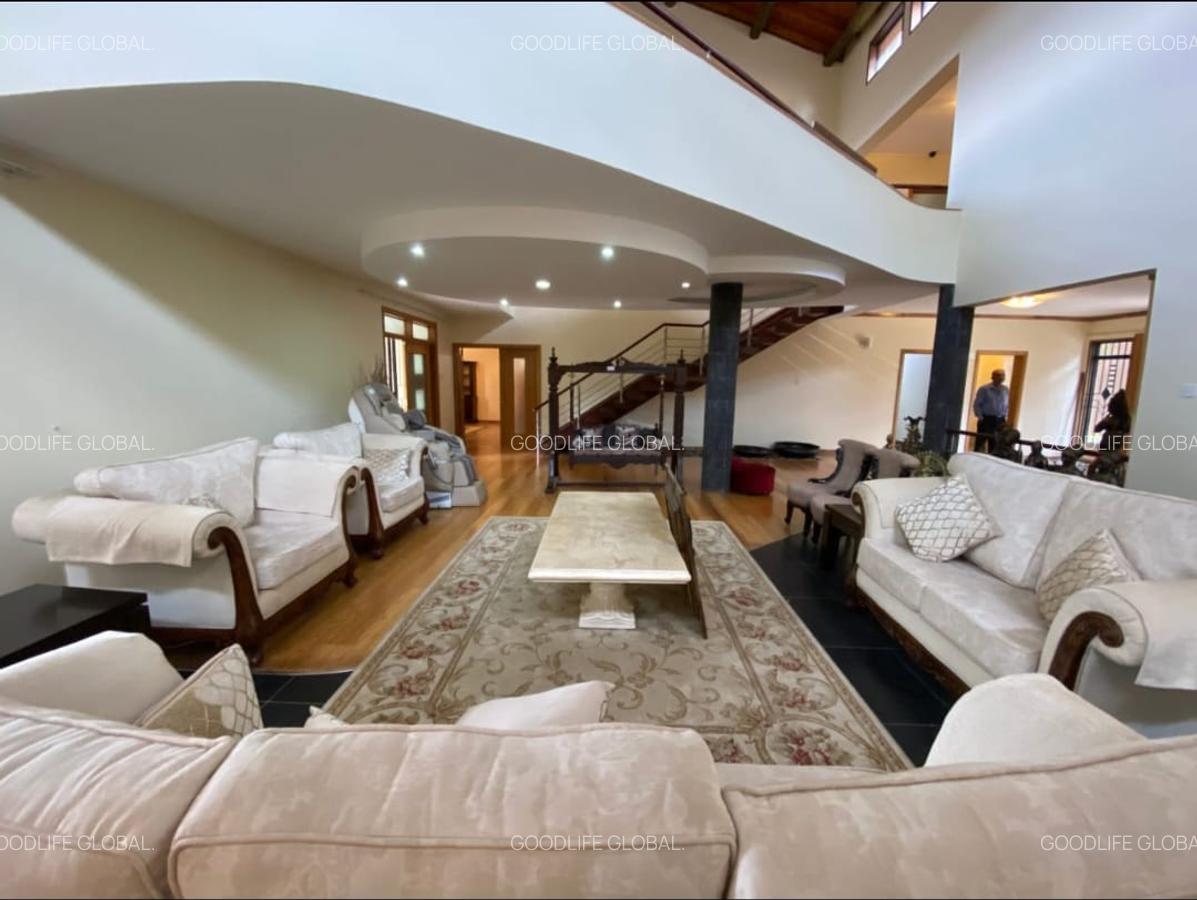 4 Bed House with En Suite at Kyuna - 2