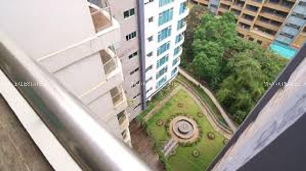 3 Bed Apartment with En Suite in Riverside - 9