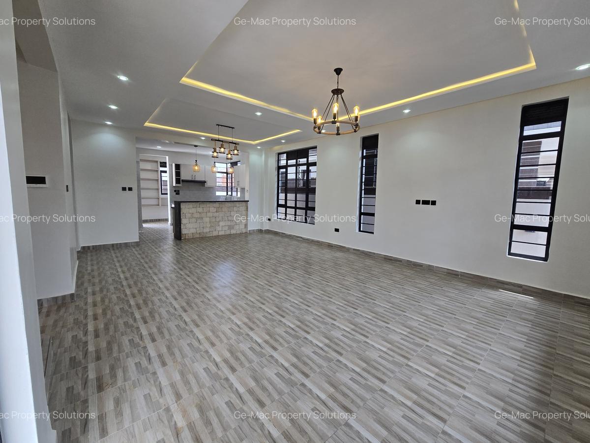 4 Bed House with En Suite in Membley - 17