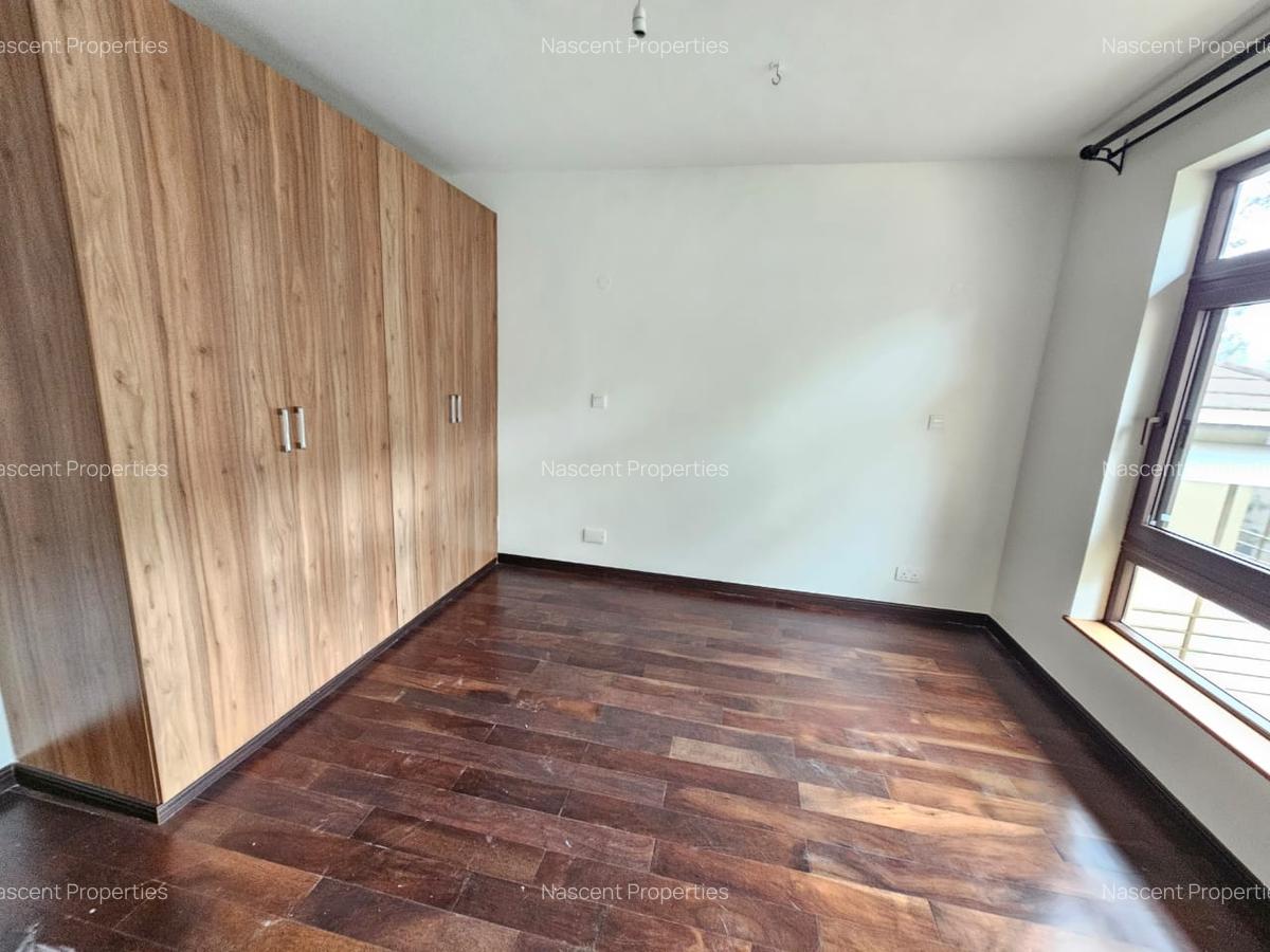 5 Bed Villa with En Suite in Lavington - 13