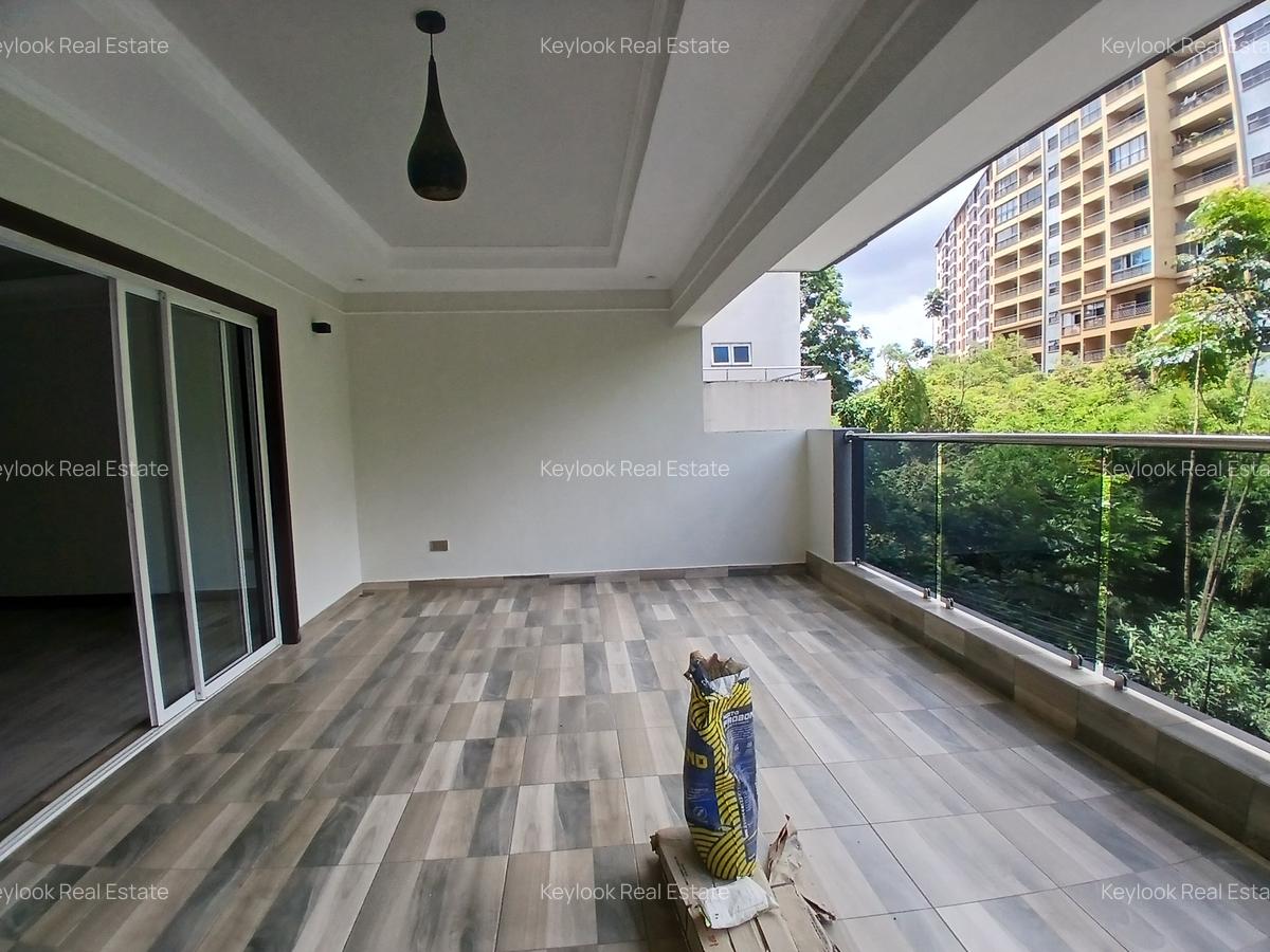 3 Bed Apartment with En Suite at Riverside Drive - 7