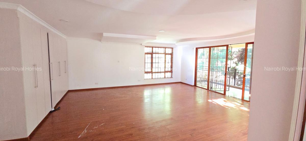 5 Bed House with En Suite at Mimosa Drive - 9