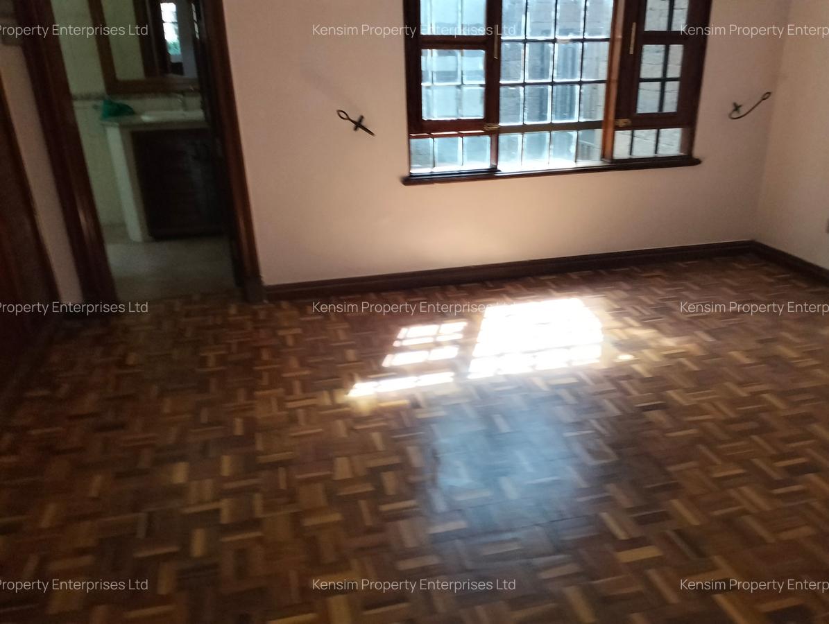 4 Bed Townhouse with En Suite in Spring Valley - 9