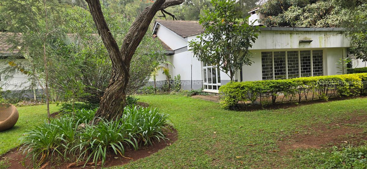 4 Bed House with En Suite at Loresho Road - 15