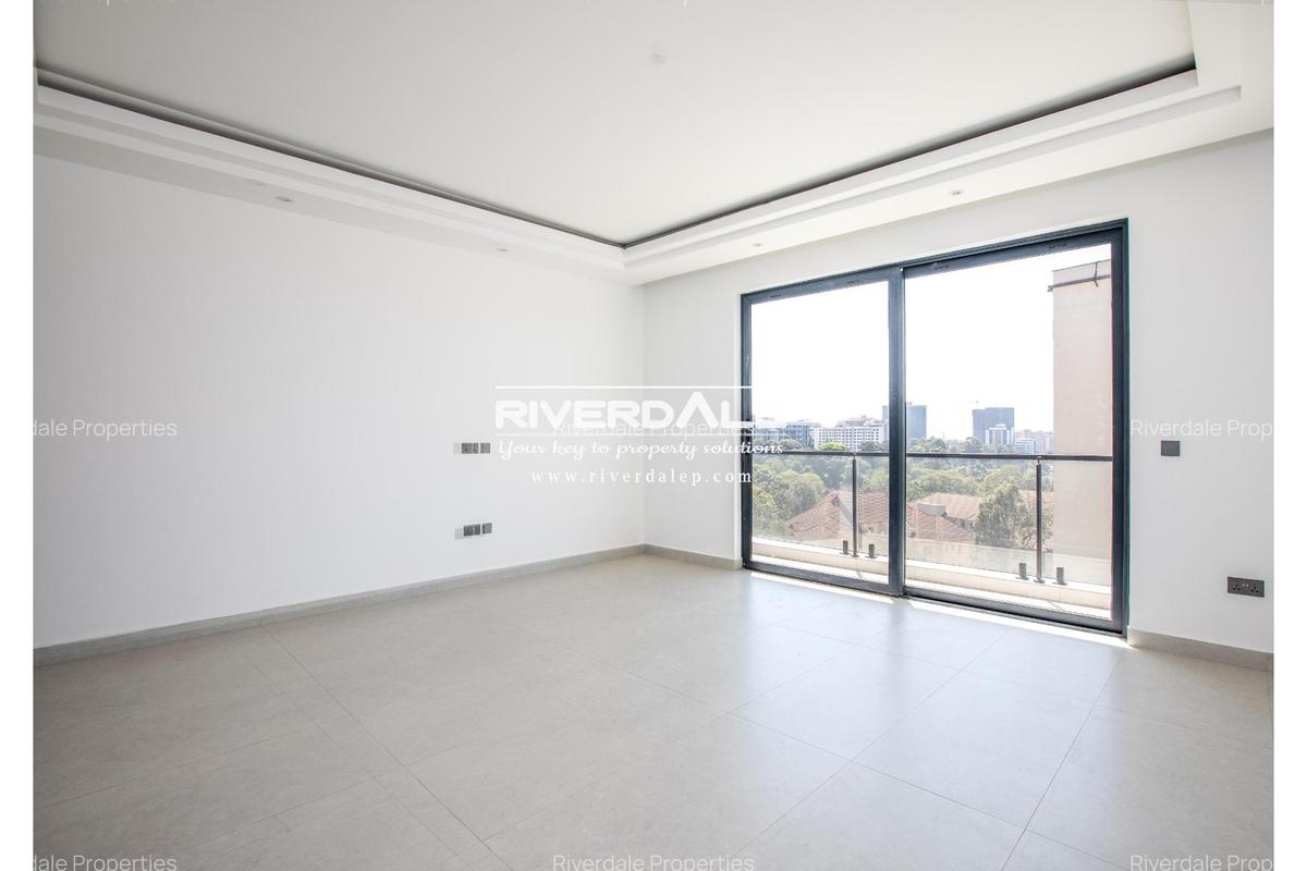 2 Bed Apartment with En Suite in Brookside - 2