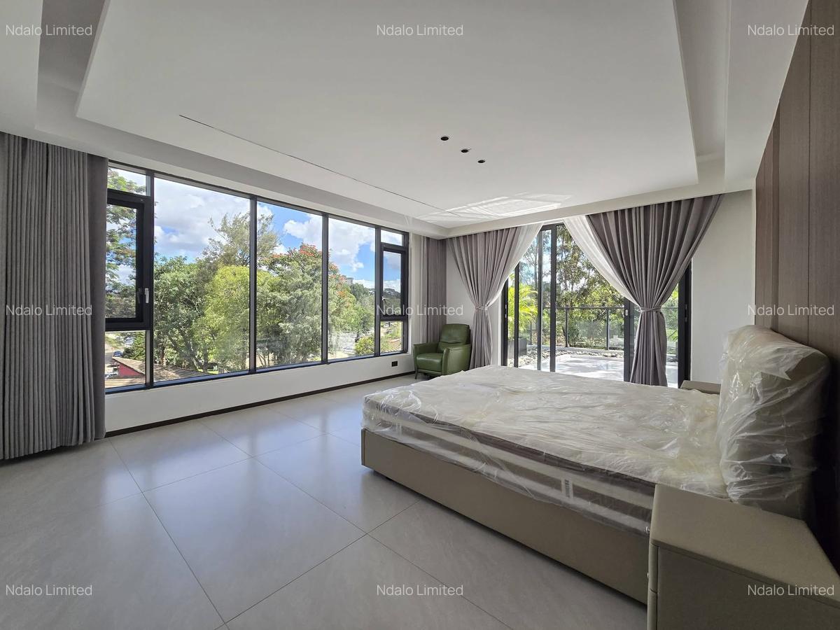 5 Bed Townhouse with En Suite at Lavington - 10