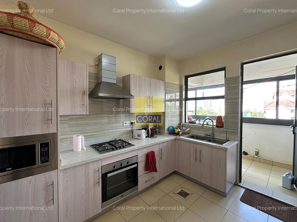 3 Bed Apartment in Brookside - 5