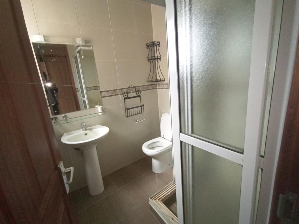 3 Bed Apartment with En Suite at Riverside Drive - 8